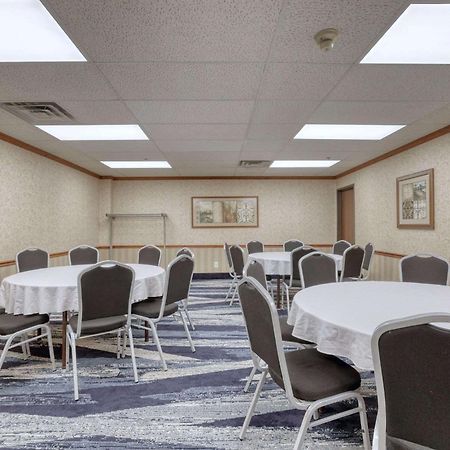Comfort Suites Appleton Airport Ngoại thất bức ảnh