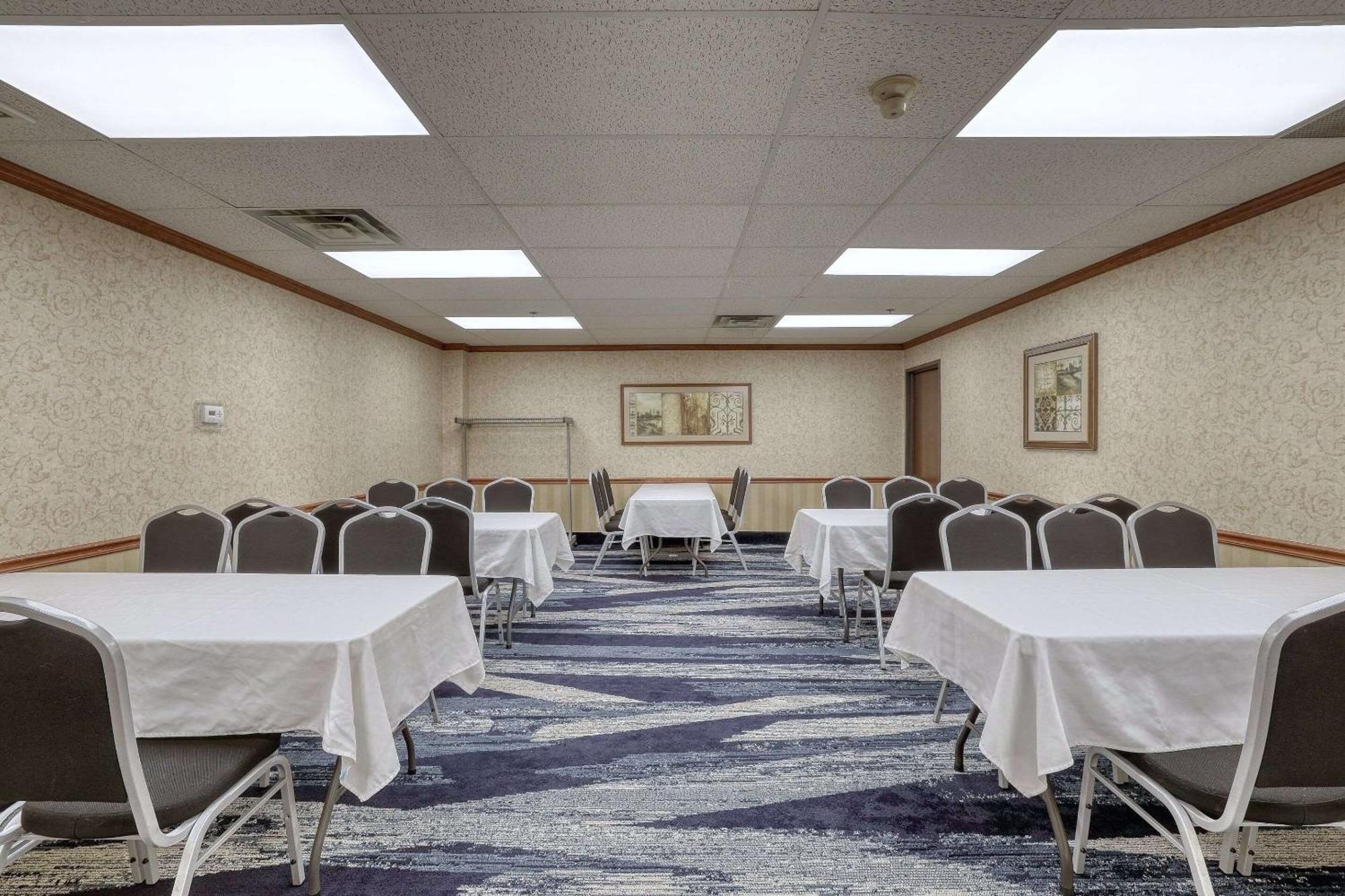 Comfort Suites Appleton Airport Ngoại thất bức ảnh