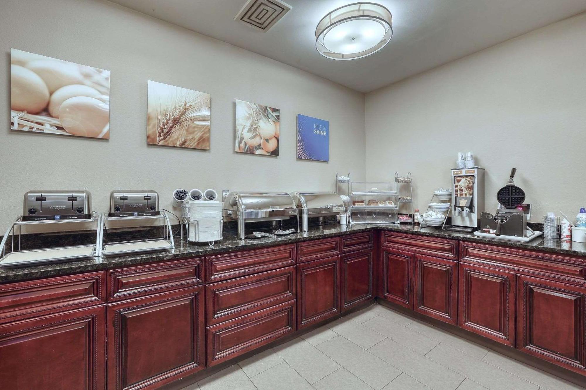 Comfort Suites Appleton Airport Ngoại thất bức ảnh