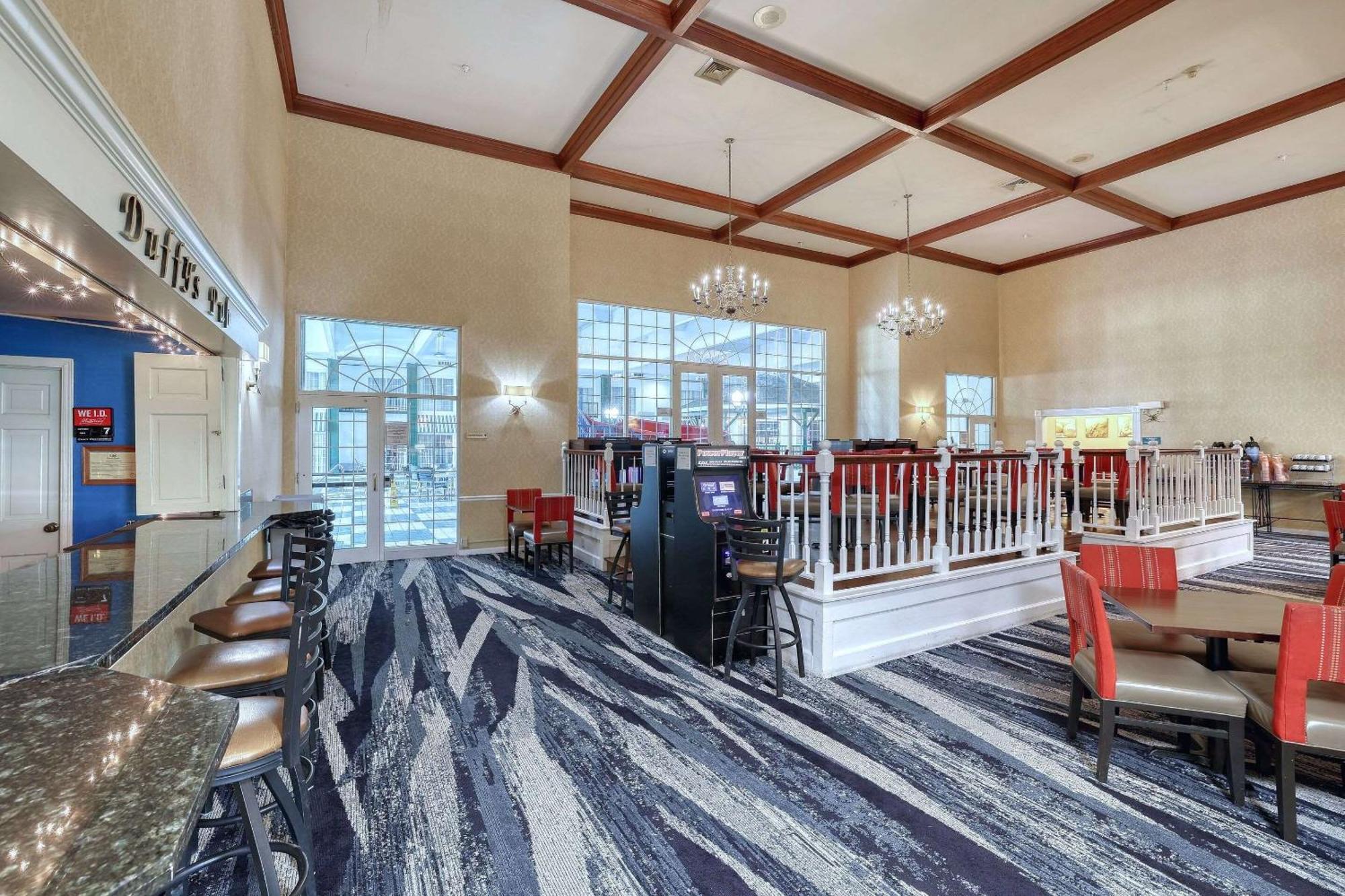 Comfort Suites Appleton Airport Ngoại thất bức ảnh
