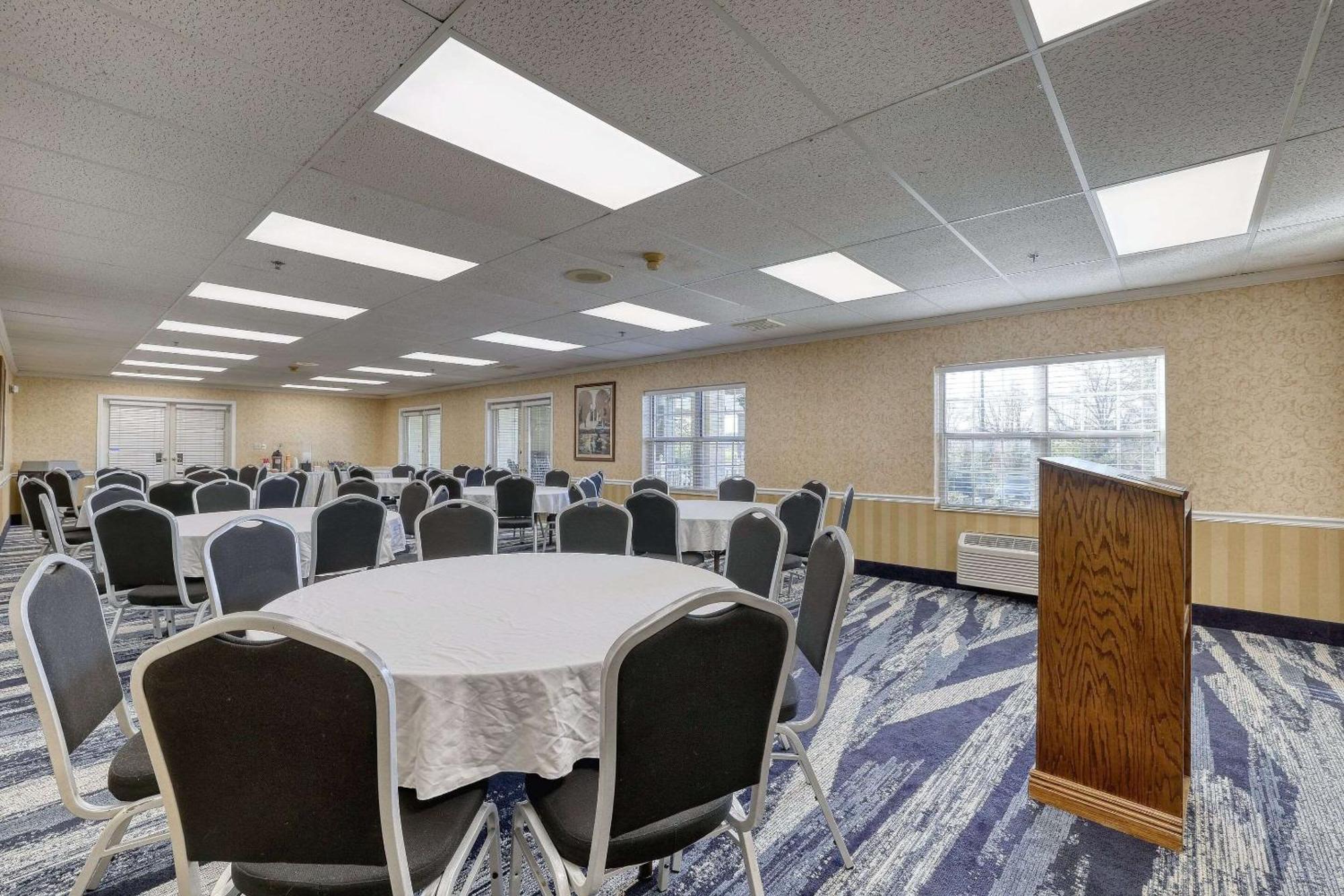 Comfort Suites Appleton Airport Ngoại thất bức ảnh