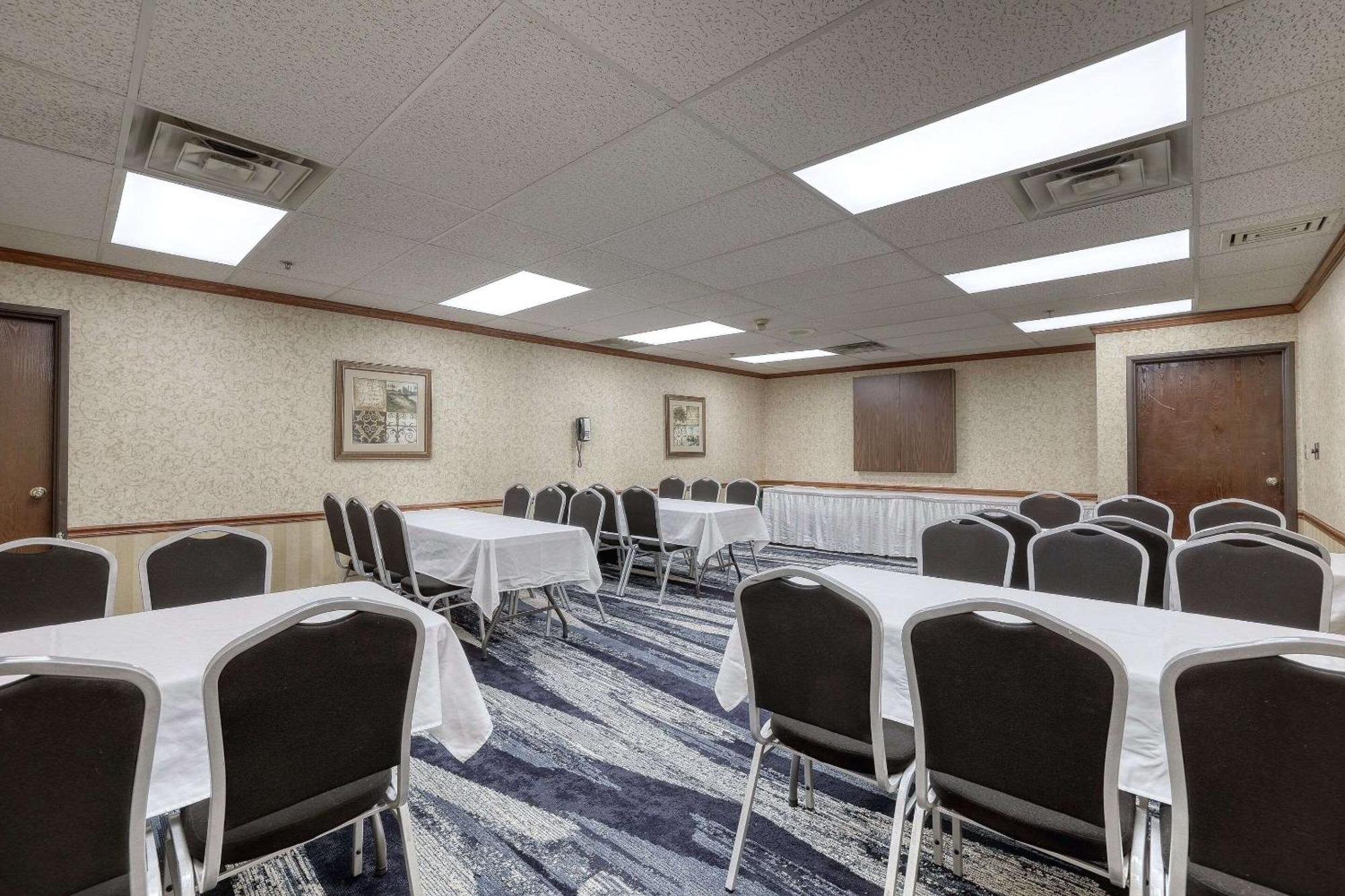 Comfort Suites Appleton Airport Ngoại thất bức ảnh