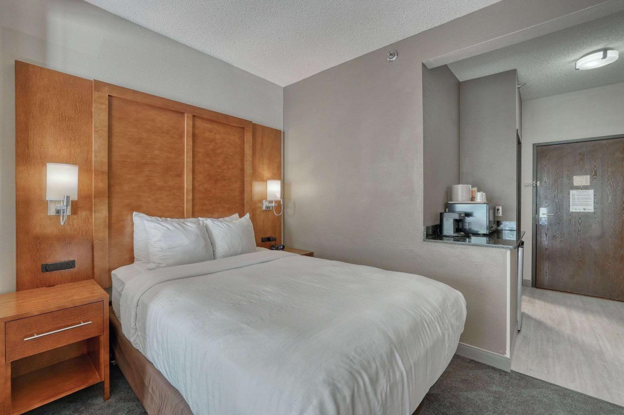 Comfort Suites Appleton Airport Ngoại thất bức ảnh