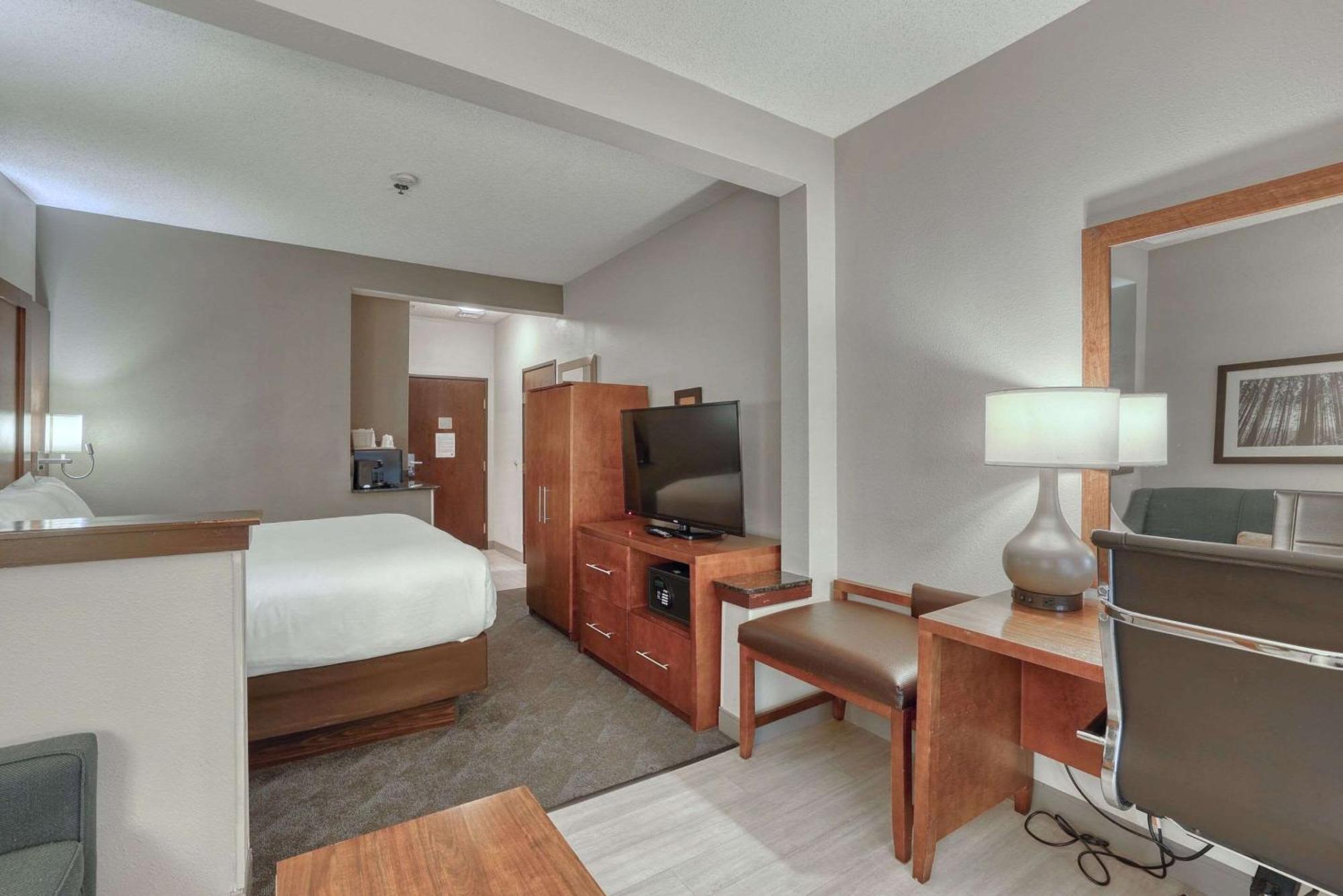 Comfort Suites Appleton Airport Ngoại thất bức ảnh
