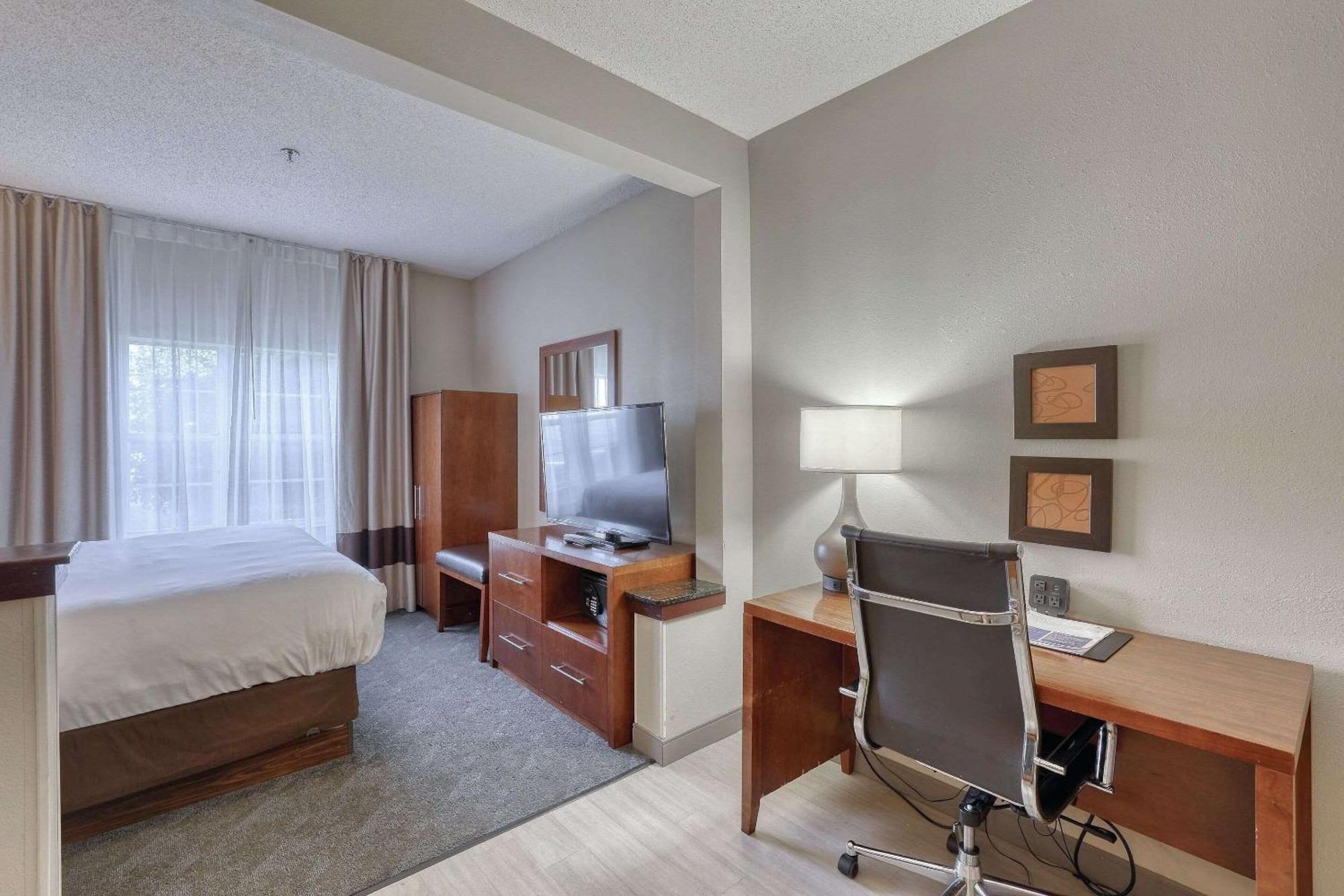 Comfort Suites Appleton Airport Ngoại thất bức ảnh