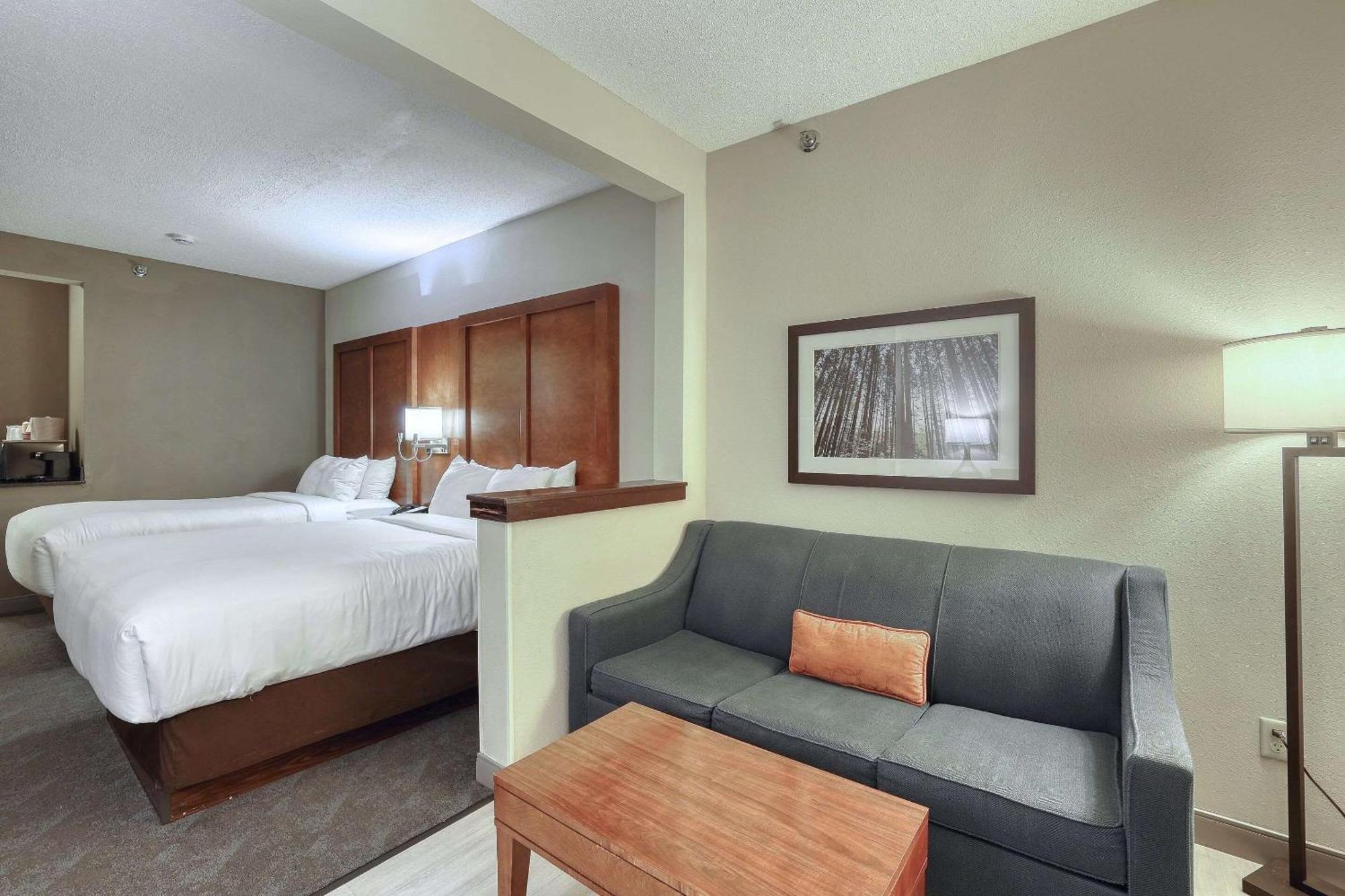 Comfort Suites Appleton Airport Ngoại thất bức ảnh